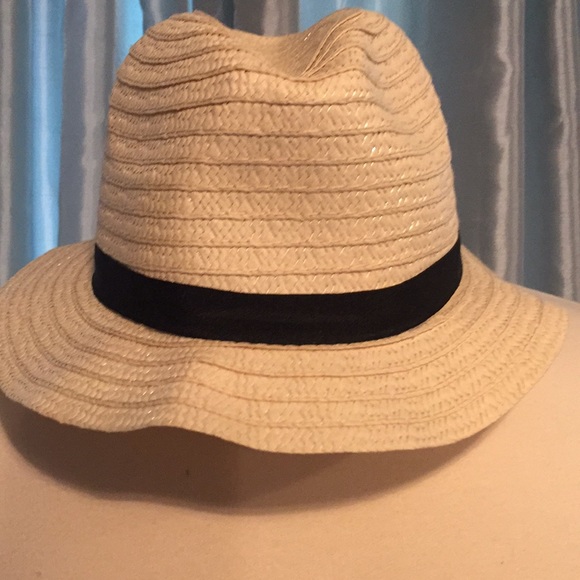 Other - Straw hat, NWT